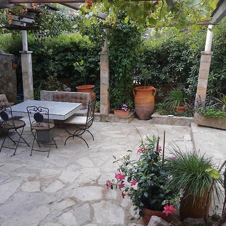 Sea-side Old Stone Villa with a private Garden Budua Esterno foto