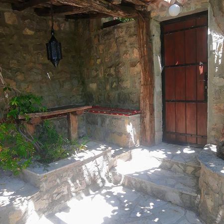 Sea-side Old Stone Villa with a private Garden Budua Esterno foto