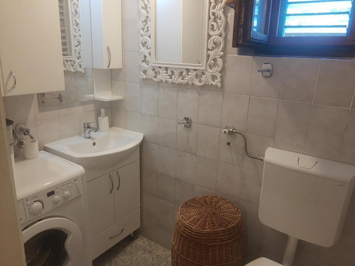 Sea-side Old Stone Villa with a private Garden Budua Esterno foto