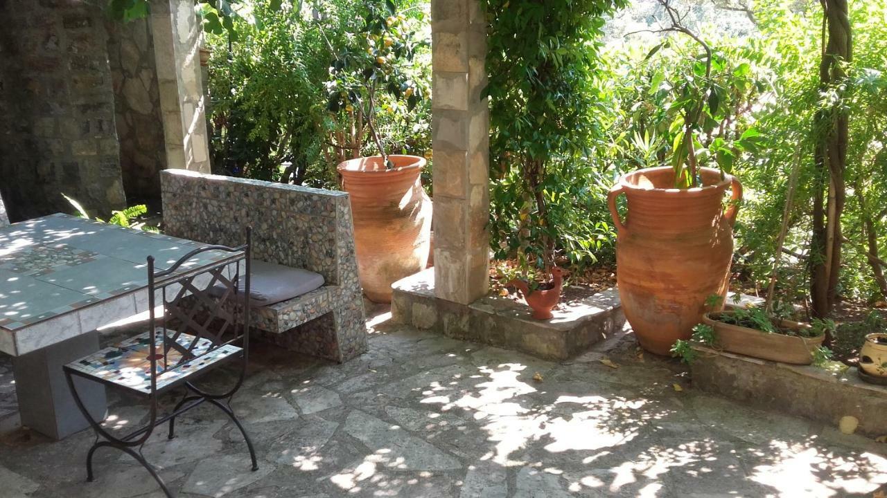 Sea-side Old Stone Villa with a private Garden Budua Esterno foto
