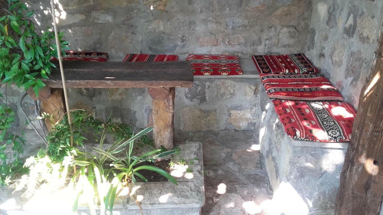 Sea-side Old Stone Villa with a private Garden Budua Esterno foto