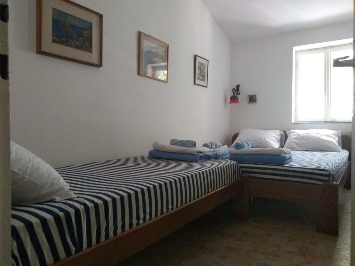 Sea-side Old Stone Villa with a private Garden Budua Esterno foto