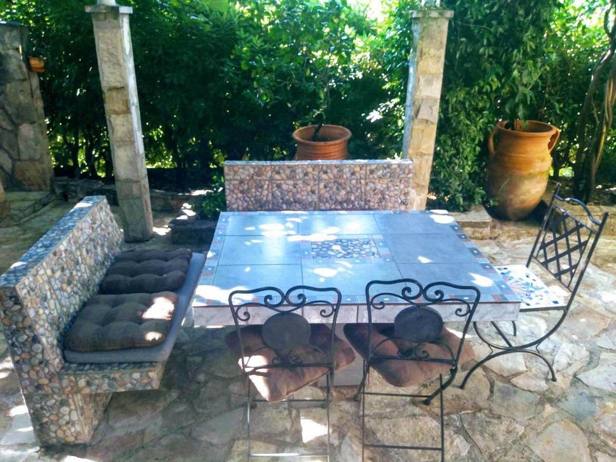 Sea-side Old Stone Villa with a private Garden Budua Esterno foto