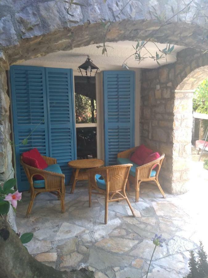 Sea-side Old Stone Villa with a private Garden Budua Esterno foto